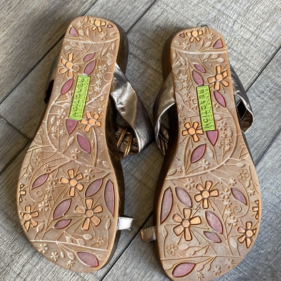 Kenneth Cole Toe Ring Sandal 6.5 - Picture 2 of 5